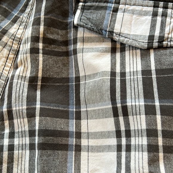 Basic Concepts Men’s Plaid cargo shorts - Picture 4 of 4